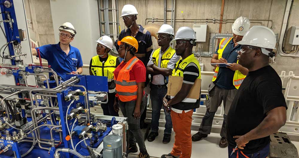 Practical training during the Voith HydroSchool at the Mount Coffee hydropower plant in Liberia.
 
