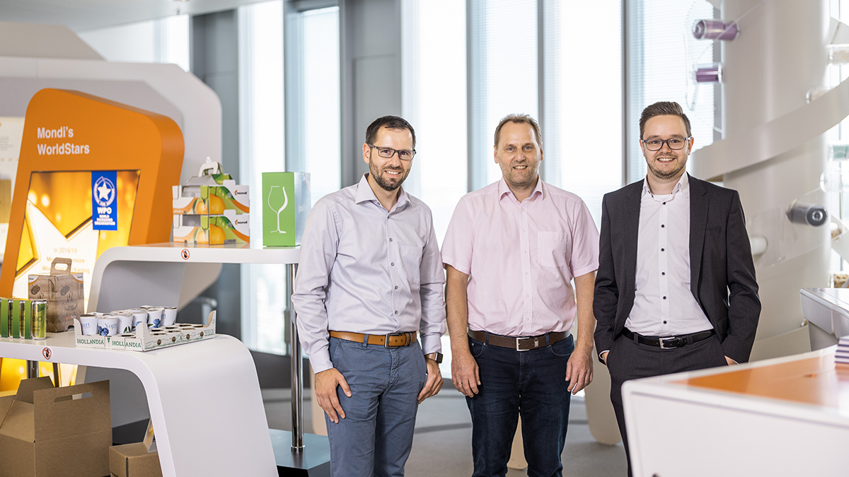 V.l.n.r.: Markus Wenzl (Head of Procurement, Mondi Neusiedler), Wolfgang Stramitzer (Project Manager Mondi Group), Björn Kleigrewe, (Project Manager Voith Webshop, Voith).