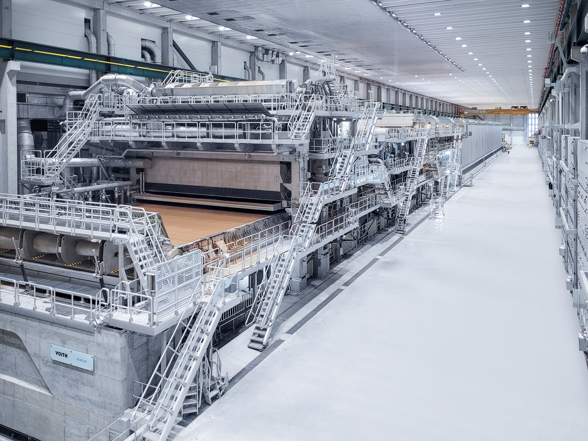 Anfang November hat Voith die weltweit größte Kraftliner-Maschine für das schwedische Forstindustrieunternehmen SCA am Standort Obbola erfolgreich in Betrieb genommen.
