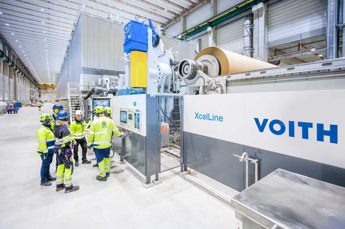 The start-up of SCA’s PM 2 in Obbola, Sweden, was successfully implemented in November 2022, thanks in part to the effective commissioning training provided by Voith’s PapermakingAcademy.