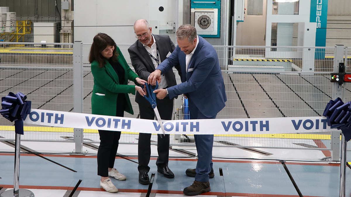 Voith Hydro recently unveiled its newest, multi-million dollar industrial-scale capital investment in American manufacturing with the addition of a 200-ton, 30-foot-tall PAMA Speedram 3000 horizontal boring mill (HBM) during a ribbon cutting ceremony at its York, Pa. manufacturing plant. The HBM is one of the most advanced machines of its type to be installed in North America and will be used to machine components that are crucial to the operations of North American hydropower facilities. (From left to right: Livia Shmavonian, Made in America, Director, Office of Management and Budget; Stanley Kocon, President & CEO, Voith Hydro North America; Michael Rendsburg, Chief Operating Officer, Voith Hydro)